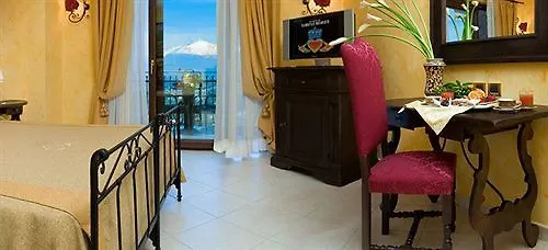 Villa Angela Taormina 4*,  Italia