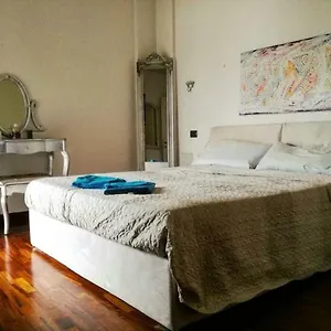  Apartamento 100 Viale Italia Italia
