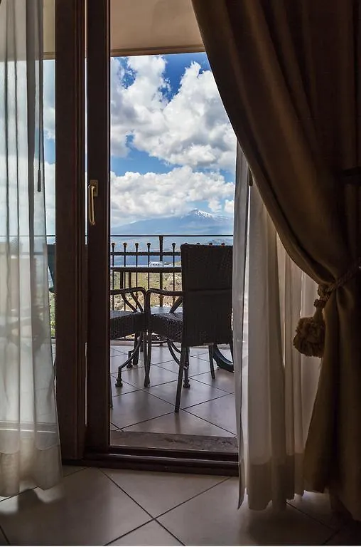 Villa Angela Taormina 4*,